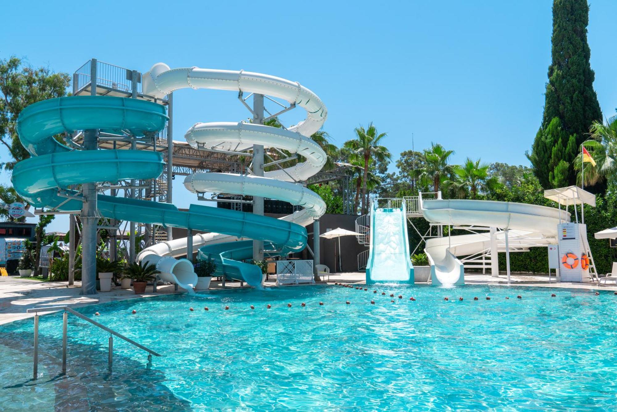 אתר נופש Doubletree By Hilton Antalya-kemer